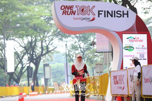 Race photo from ONE RUN 10 K