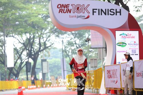 Race photo from ONE RUN 10 K