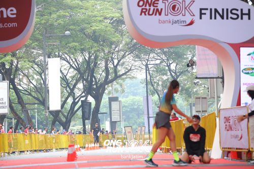 Race photo from ONE RUN 10 K