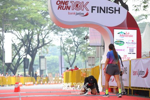 Race photo from ONE RUN 10 K