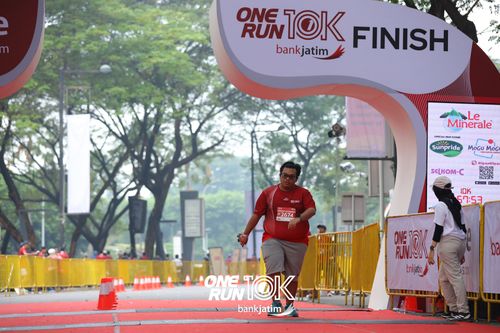 Race photo from ONE RUN 10 K