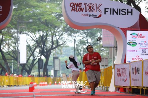 Race photo from ONE RUN 10 K