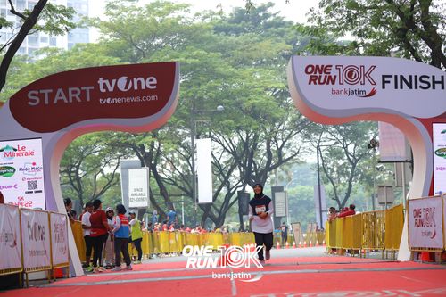 Race photo from ONE RUN 10 K