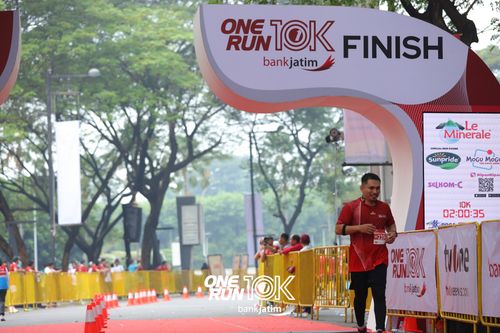 Race photo from ONE RUN 10 K