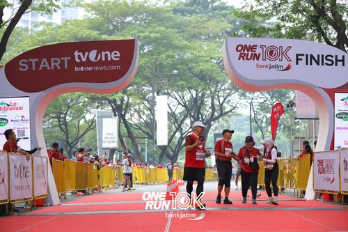Race photo from ONE RUN 10 K