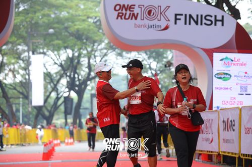 Race photo from ONE RUN 10 K