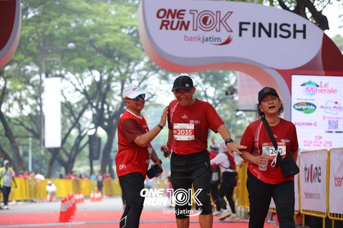 Race photo from ONE RUN 10 K