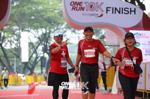 Race photo from ONE RUN 10 K