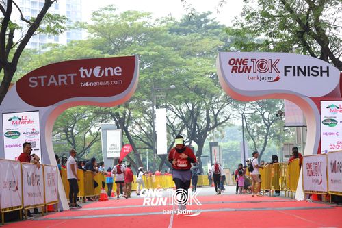 Race photo from ONE RUN 10 K