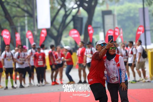Race photo from ONE RUN 10 K