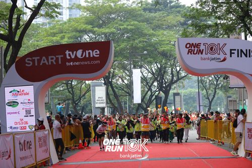 Race photo from ONE RUN 10 K