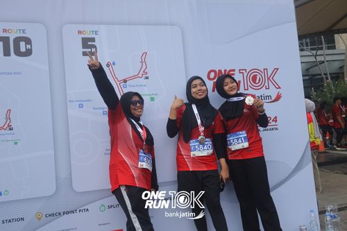 Race photo from ONE RUN 10 K