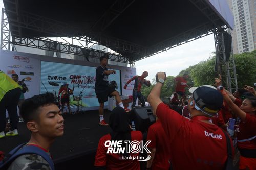 Race photo from ONE RUN 10 K
