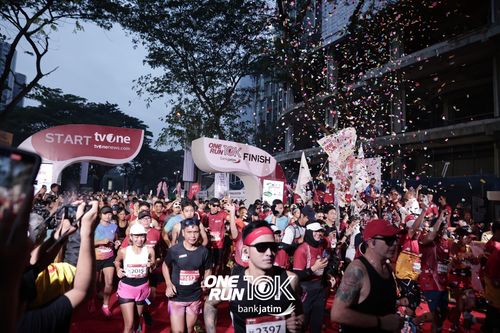 Race photo from ONE RUN 10 K
