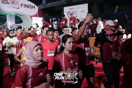 Race photo from ONE RUN 10 K