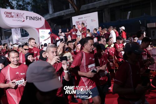 Race photo from ONE RUN 10 K