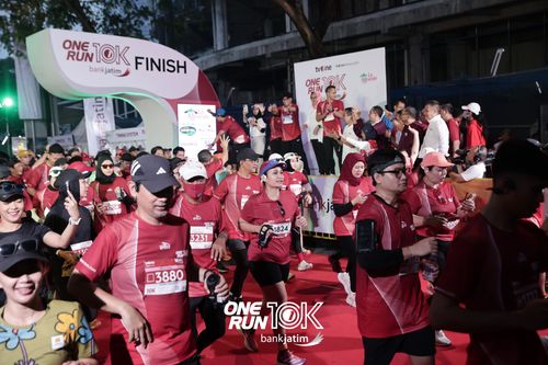 Race photo from ONE RUN 10 K