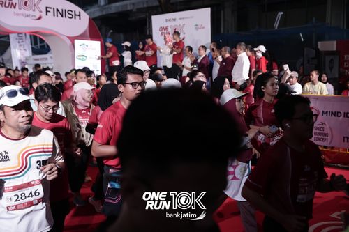 Race photo from ONE RUN 10 K