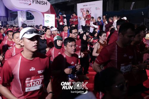 Race photo from ONE RUN 10 K