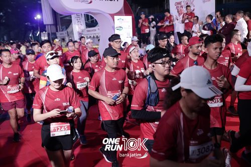 Race photo from ONE RUN 10 K
