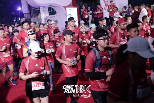 Race photo from ONE RUN 10 K