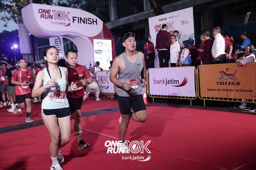 Race photo from ONE RUN 10 K