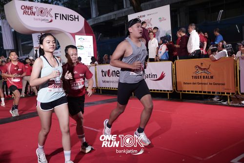 Race photo from ONE RUN 10 K