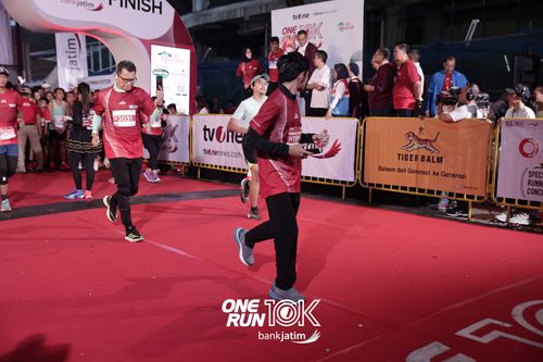 Race photo from ONE RUN 10 K