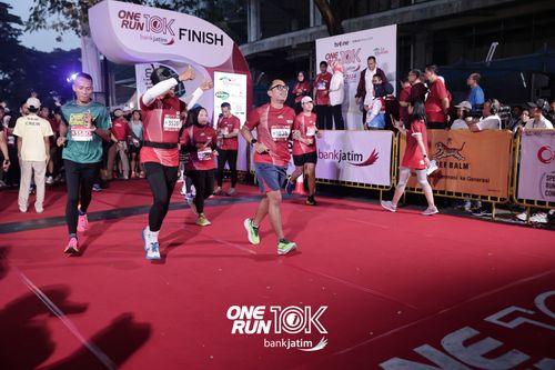 Race photo from ONE RUN 10 K