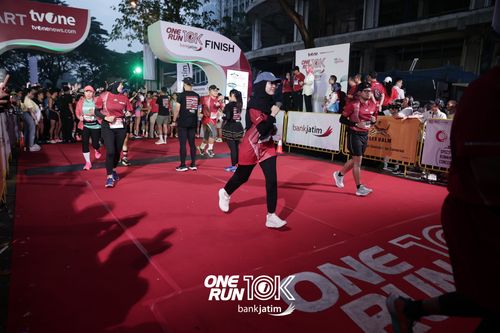 Race photo from ONE RUN 10 K