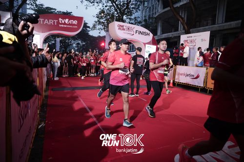 Race photo from ONE RUN 10 K