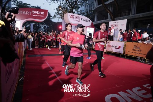 Race photo from ONE RUN 10 K