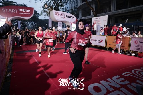 Race photo from ONE RUN 10 K