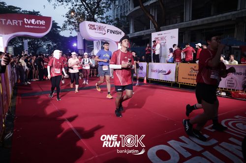 Race photo from ONE RUN 10 K