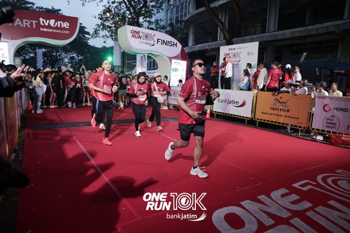 Race photo from ONE RUN 10 K