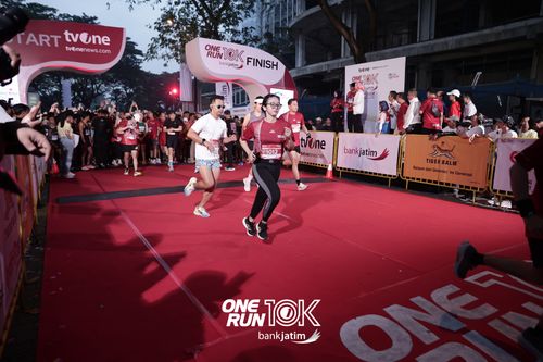 Race photo from ONE RUN 10 K