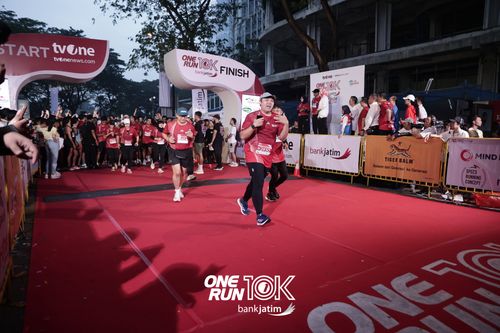 Race photo from ONE RUN 10 K