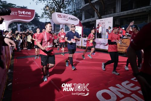 Race photo from ONE RUN 10 K