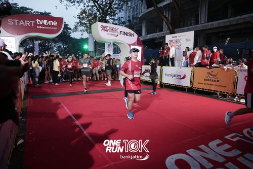 Race photo from ONE RUN 10 K