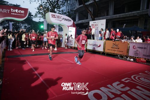 Race photo from ONE RUN 10 K