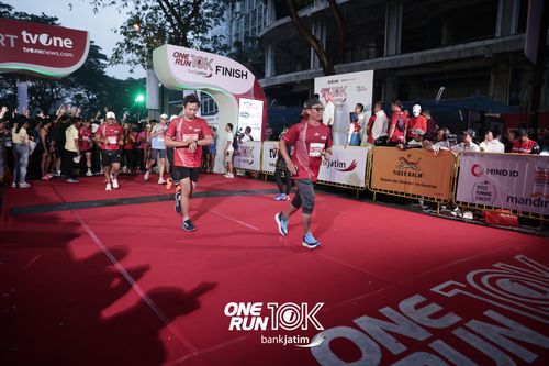 Race photo from ONE RUN 10 K