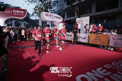 Race photo from ONE RUN 10 K