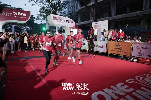Race photo from ONE RUN 10 K