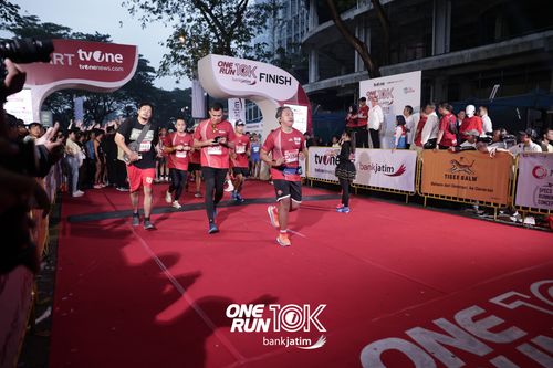 Race photo from ONE RUN 10 K
