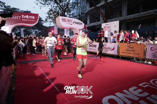 Race photo from ONE RUN 10 K