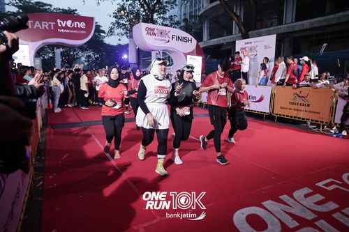 Race photo from ONE RUN 10 K