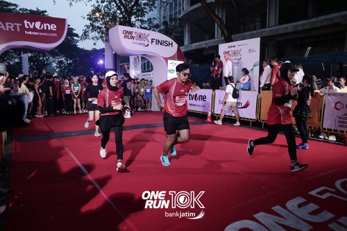 Race photo from ONE RUN 10 K