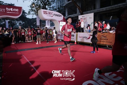 Race photo from ONE RUN 10 K