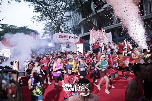 Race photo from ONE RUN 10 K
