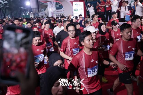 Race photo from ONE RUN 10 K